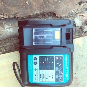 Makita battery charger